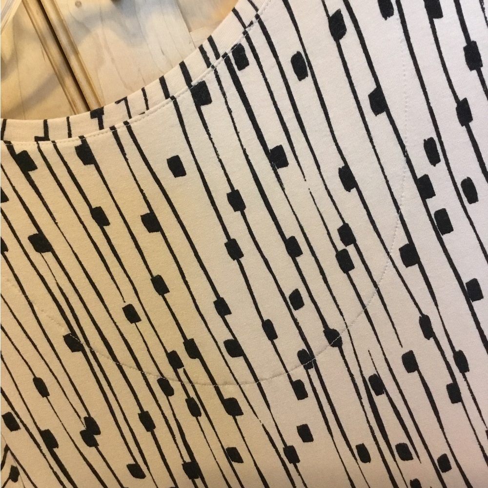 JM Collection Black & Cream 0X Patterned Top short sleeve scoop neck, dressy - Picture 8 of 8